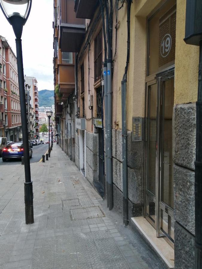 PISO CON PATIO PRECIOSO Al LADO DEL AYUNTAMIENTO Bilbau Exterior foto